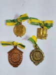 Lote de 4 antigas Medalhas - Honra ao Mérito - Bronze - Medida maior: 4 cm x 3 cm.