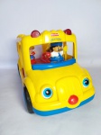 Lindo Brinquedo Didático e Musical   -  LITTLE PEOPLE   -   FISHER PRICE  -  2002 -  Funcionando o Som e as Luzes  -  Idioma Inglês  -  OBS: Faltando um Boneco, a porta latera e a traseira. Conforme fotos. Medida: 14 x 31 x 14 cm.