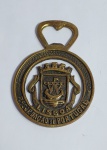 Portugal - Antigo Abridor de Garrafas em Bronze Souvenir de Lisboa. Medida: 9,5 cm x 7 cm de diâmetro x 0,5 cm espessura. Conforme fotos.