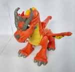 Lindo e Grande Dragão Vermelho - Imaginext Medieval - FISHE PRICE - 2012 MATTEL - Estrutura articulável em plástico rígido de alta qualidade. Funcionamento: 2 pilhas AA - Medida: 45 cm x 47 cm de envergadura das asas x 25 cm de altura. OBS: Não está fazendo o som, necessita de revisão. Conforme fotos.