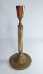 Antigo e Lindo Castiçal, em espesso Metal  -  BRISTOL  -  Peso: 350 Gramas Medida: 23 cm de altura e base 10 cm de diâmetro.