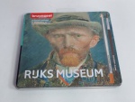 Lindo e Conservado Estojo de Metal da Coleção - RUKS MUSEUM - Com 24 Lápis Aquarelado da Marca - BRUYNZEEL Holland - Na Tampa Imagem representando obra de Vincent Van Gogh do ano 1887. Medida do estojo: 20 cm x 19 cm x 1,5 cm. Conforme fotos.
