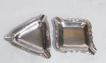 Lindo Lote com 2 Cinzeiros de  Aço Inox das marcas  -  WOLFF  -  HERCULES  -  Medida do Maior:   12 x 10 x cm.