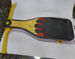 Antigo e Raro Carrinho de Rolimã Infantil  -  GUIMY  - Estrutura em Plástico Rígido com eixos em metal. Carga Máxima: 28 kg  - Medida:  60 x 49 x 11 cm. Conforme fotos.