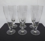 Cristais Hering - Conjunto de 6 Conservadas Tulipas de Cristal, adornada com lapidação. Medida: 20 cm de altura x 7 cm de diâmetro. Cristal 24%Pbo. Conforme fotos.