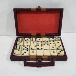 ANTIGA MALETA DE DOMINÓ. MEDINDO A MALETA 3.5 X 12 X 19.5 CM