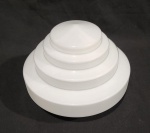 CÚPULA ART DECO CONFECCIONADA EM VIDRO OPALINADO. MEDINDO 23 X 29 CM E MEDINDO A BOCA 15 CM