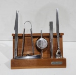 HÉRCULES - ANTIGO CONJUNTO PARA DRINK EM AÇO INOX COM 6 PEÇAS. MEDINDO 24 X 8.5 X 21 CM