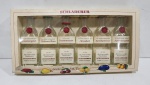 Conjunto de 6 miniaturas de aguardentes de frutas da destilara Alemã Schladerer Black Forest vintage, Alemanha em sua embalagem original. Lacradas. Medindo 13 x 3 x 26 cm