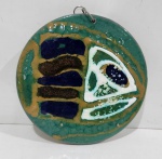 ANTIGO MEDALHÃO EM CERÃMICA VITRIFICADA COM REPRESENTAÇÃO DE PEIXE. MEDINDO 26.5 CM