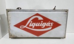 ANTIGO LETREIRO LUMINOSO DA LIQUIGÁS. UM ACRÍLICO RACHADO. MEDINDO 35.5 X 19 X 70 CM