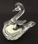 ITALIA - Escultura de mesa, "pato" em cristal de Murano translúcido e centro em P&B. Mede 15cm.