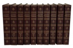Enciclopédia Britannica  Coleção Clássica (c. 1960)Conjunto de 10 volumes da Encyclopaedia Britannica, edição inglesa, encadernação original em couro marrom com gravações douradas. Obra de referência universal, ricamente ilustrada, com pranchas coloridas e em preto e branco, abrangendo artes, ciências, história e cultura geral. Exemplar de época, ideal para colecionadores, bibliotecas e decoração clássica. Bom estado geral, com sinais naturais do tempo. Mede 28 x 22 cm.
