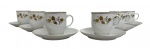 BAVARIA - Conjunto de xícaras de café em porcelana alemã, composto por 6 xícaras com 6 pires, decoração floral em tons dourados, acabamento com filete em ouro. Produção da tradicional manufatura Johann Seltmann Vohenstrauss, Baviera, Alemanha. Peças elegantes, de bom estado geral, ideais para uso ou coleção.