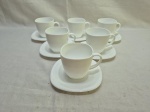 Jogo de 6 xícaras de chá em vidro opalinado francês. Medindo 8cm x 7,5cm de altura.