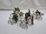 Lote de 3 cachos de uva decorativos em vidro. Medindo a maior 14cm de comprimento.