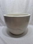 Lindo e grande cachepot para vaso de plantas em plastico duro. Medindo 40cm x 30cm de altura.