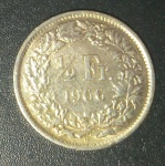 Moeda - Estrangeira !! Material Prata !! valor de 1/2 Franco Suisso !! data de 1966 !! dificil de aparecer !! acervo de colecionador !!