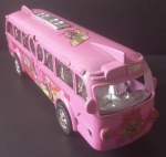 Colecionismo- Miniatura de Onibus de Turismo !! modelo diferente !! cor Rosa !! tam,anho de comprimento de 19cm !! altura de 5,6cm !! material plastico estrudado !!