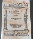Livro- Os LUSIADAS !! de LUis de Camões !! edição comemorativa dos 30 anos da XEROX do Brasil !! do ano de 1995 !! coedição do Ministério de Cultura !! com 187 paginas , capa tipo brochura , acervo de colecionador !!