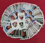 Colecionismo- 77 figurinhas do album Campeonato Brasileiro ano de 2014  !!! ! Editora ; Panini !! ;com 10 peças metalicas !! Valor de mercado muito maior !! !!