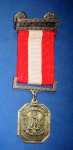  Medalha - Condecoração da |Rosa Cruz !! Com barrete Cap.R.Cruz !! Com fita Vermelha e Branca  !!! 