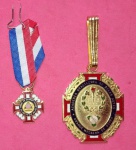 Medalhas conjunto da Academia de artes de belas Artes !! Menor com fita !! Honra ao merito pela participacao !! Lindas pecas   !!
