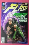Revista - Quadrinhos !! FLASH !! os novos 52  !! edição numero 2 !! editora Panini- Comics !! Apresentação do Arqueiro Verde - Marcado para morrer !! acervo de colecionador !!