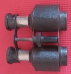 Colecionismo- Binoculo !! modelo antigo da decada de 1940 !! material em ferro !! possivelmente modelo militar não possue marca visivel do fabricante !! tamanho de 13cm X10cm  !! com regulador de distancia !! acervo de colecionador