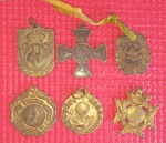 6 medalhas Todas diferentes !! materiais de metal e cobre !! Honra ao merito , de esportes variados , com fita e otimas para presentear !!