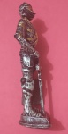 Arte popular - cavaleiro medieval, linda armadura, altura de 18 cm , material resina !!!