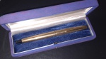 Caneta - modelo tipo Tinteiro !! marca Parker !! made in USA !! modelo com bomba original em metal !! corpo foleada em ouro 12K !! na caixa original !!