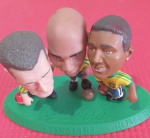 Colecionismo- Mini Craque Coca - Cola !! peça Unica com 3 craques !! Ronaldo , Dunga e Romário !! campeões na copa de 1994 !! valor de mercado cerca de 70,00  reais