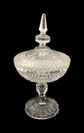 Bela compoteira com tampa em cristal lapidado. Med. 30 cm alt