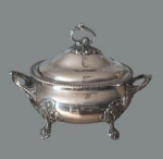 Sopeira em prata portuguesa contraste Porto águia, 1ºtítulo, teor 916 ml circa 1930. Peso. 3040 gr . Med. 42 x 25 x 32 cm alt