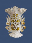 Vaso Izabelino , em porcelana Vieux Paris , séc XIX, em ótimo estado de conservação. Med. 40 cm alt