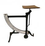 Colecionismo : Antiga balança para cartas usada pelo correio , de 1965, em bom estado de conservação . Med. 26 x 24 cm