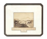 George Leuzinger(1813-1892) : Fotografia , "Rua de Olinda (atual Marquês de Olinda) e Pão de Açúcar", impressão em papel albuminado. "Mention Honorable , Exposition Universelle de Paris 1867, Medaille D'argent , Exposition Nationale de Rio de Janeiro 1866. Med. Mi 25 x 29 cm Me 41 x 48 cm