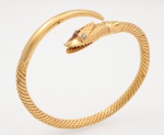 Pulseira em ouro 18K contraste não identificado, provavelmente sírio, no feitio de cobra. Cama cinze