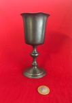 Cálice colonial de estanho da mais alta qualidade com porcentagem de 94% da marca  Engel- Zinn produzido na Alemanha entre 1960 a 1990.