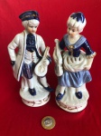 Conjunto vintage de músicos coloniais feito de porcelana produzido na Europa por volta de 1960 .