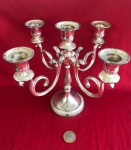 Candelabro vintage original da Alemanha Ocidental, fabricada entre 1949 e 1990 pela renomeada BMF feito de metal espessurado a prata .