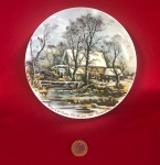 Prato decorativo colecionável de alta qualidade feito de porcelana  da marca alemã Bareuther Waldsassen  da região de Bavária na Alemanha das décadas de 1970.