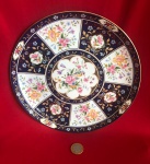 Prato de porcelana japonesa do estilo Imari fabricado no Japão nas décadas de 1950 e 1970 .