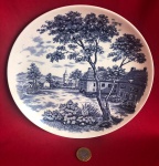 Prato de porcelana japonesa produzida para exportação, das décadas de 1950 e 1970.