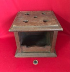 Aquecedor de pés antigo feito na Holanda utilizado entre os séculos XVIII e XIX  aproximadamente (1780 - 1850 ) .