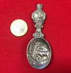 Colher de chá de estanho fabricada em Tiel Países Baixos  das décadas de 1960 e 1980.