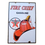Placa publicitária vintage Texaco Fire Chief Gasoline, fabricada nos Estados Unidos em metal esmalta