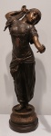 "La Favorite" - Escultura Art noveau em Petit Bonze patinado representando "Dançarina"   peça assinada. Medidas:  Alt. 126 x 58 X 33 cm.
