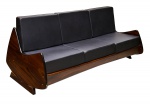 Movel Design no estilo contemporâneo - JORGE ZALSZUPIN - " Sofá ameba", L'atelier, déc. 60 / 70, estrutura em jacarandá e almofadas forradas em couro ecológico na cor preta, sofá muito confortável, em ótimo estado de conservação. Medidas: Alt. 82 x 190 x 96 cm.